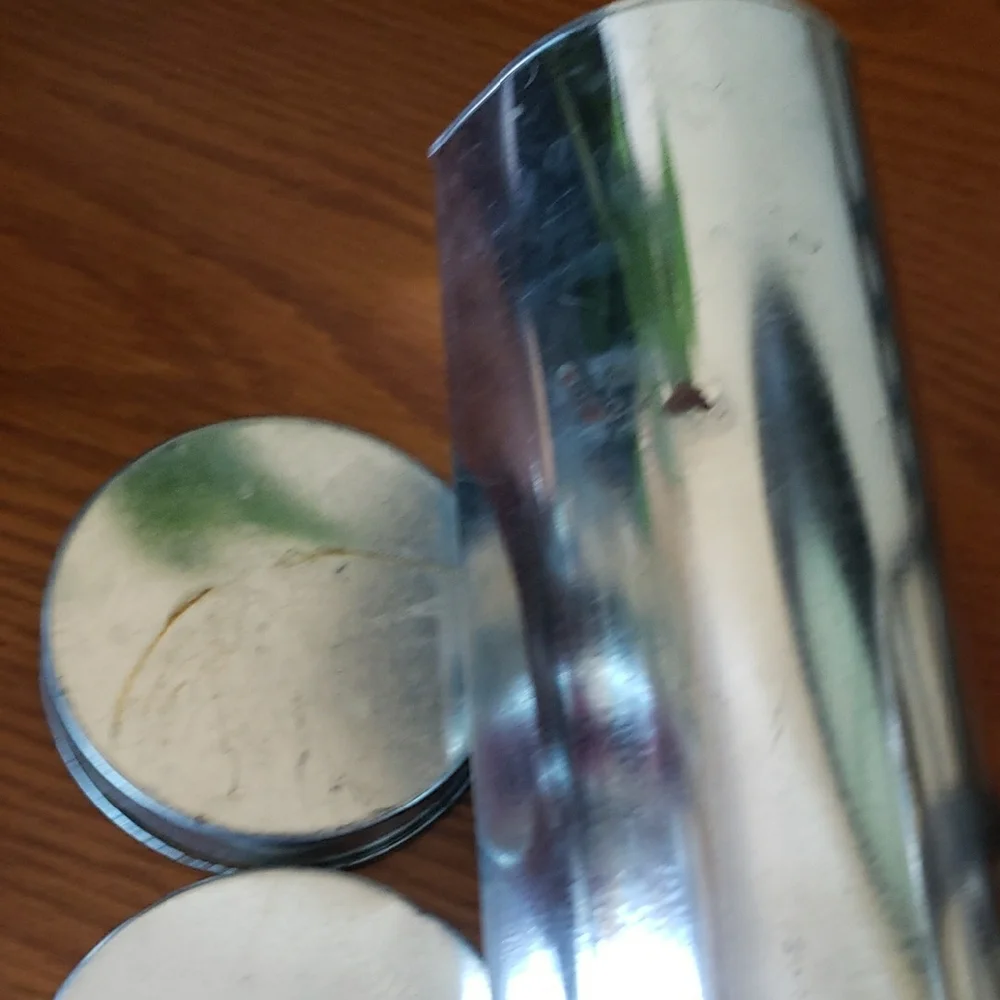 Pampered Chef- Set of 4 Silver Metal Baking Molds